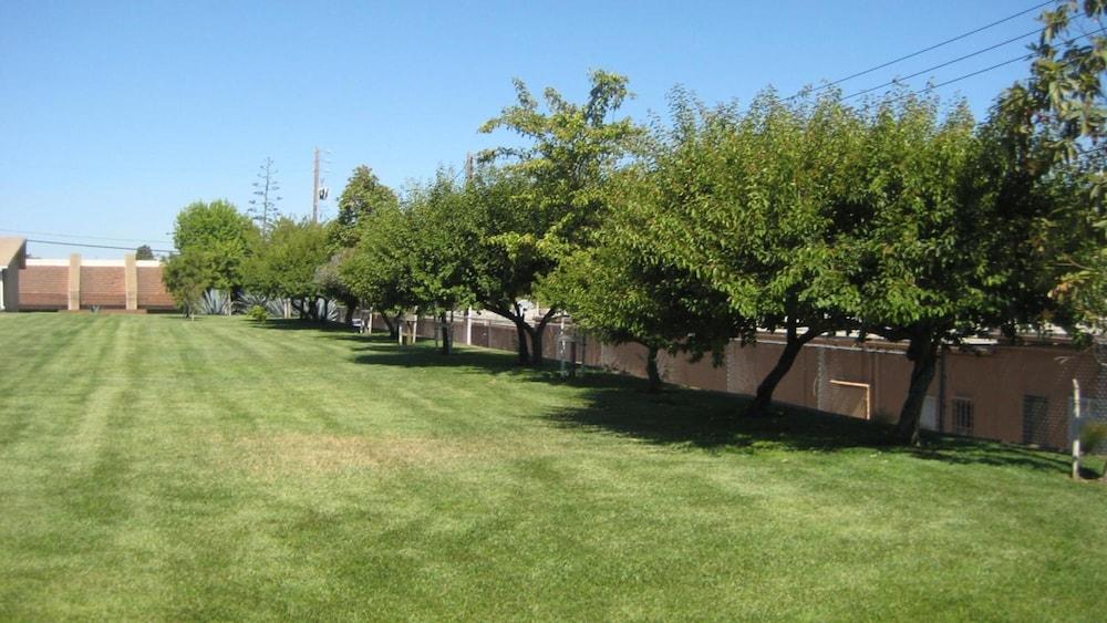 Solaire Inn & Suites Santa Maria  Exterior photo